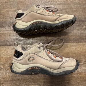 Women’s Merrell Hiking shoes size 7.5